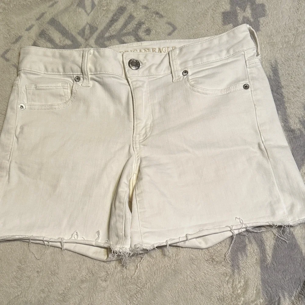 American Eagle Outfitters stylish white